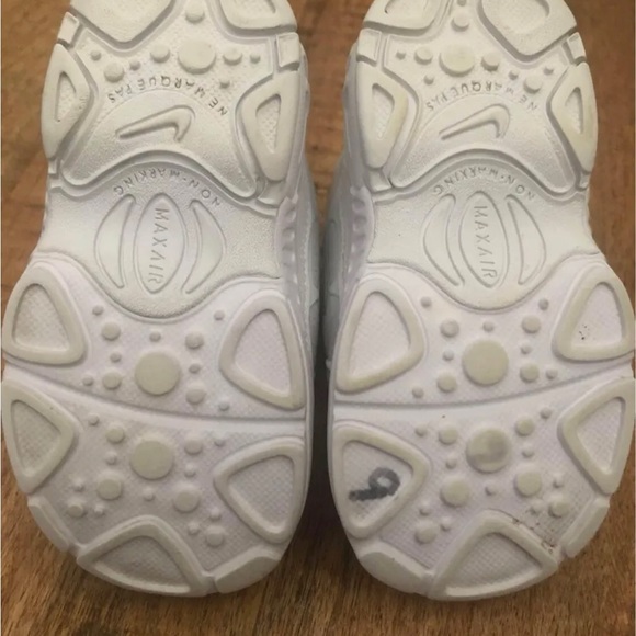 2018 Nike Air Max Plus White & Silver AR1891-100 Size 5C Toddler Kids Shoes - Picture 4 of 5